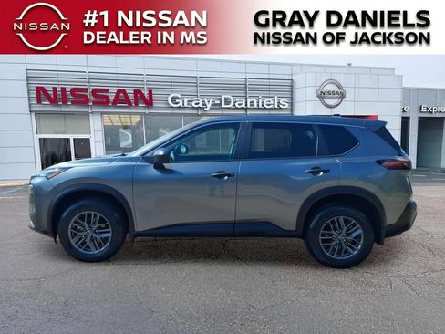 Used 2023 Nissan Rogue S FWD image 4