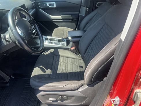 Used 2020 Ford Explorer XLT AWD/4WD image 13