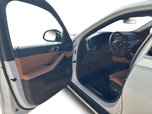 Certified 2023 BMW X6 xDrive40i image 3