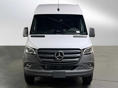 Used 2026 Mercedes-Benz Sprinter 2500 image 8