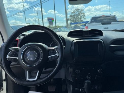 Used 2018 Jeep Renegade Trailhawk AWD/4WD image 15