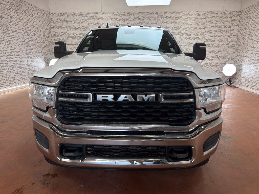 Used 2024 RAM 3500 SLT w/ Quick Order Package 2YG SLT AWD/4WD image 2