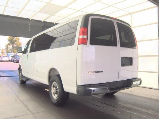 Used 2025 Chevrolet Express 3500 LT w/ LT Preferred Equipment Group RWD image 2