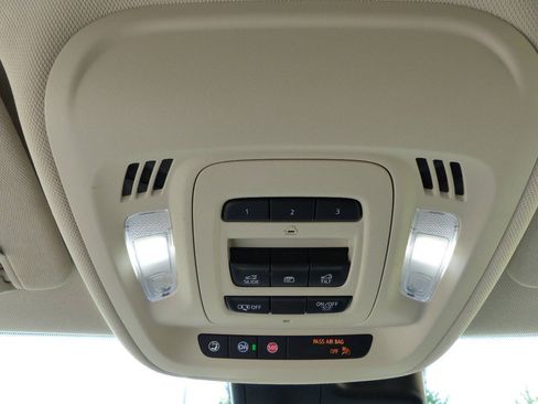 Used 2021 Buick Envision Avenir w/ Technology Package II AWD/4WD image 43