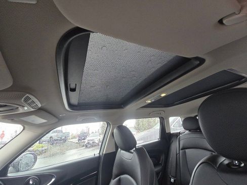 Used 2019 MINI Cooper Clubman S w/ Premium Package image 24