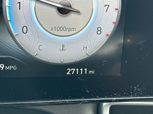 Used 2023 Hyundai Elantra SEL w/ Convenience Package image 18