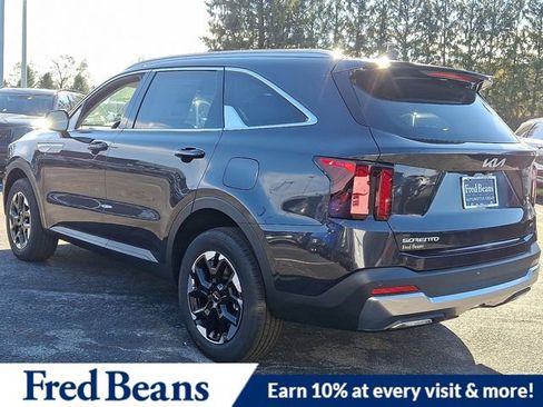 New 2026 Kia Sorento S image 3