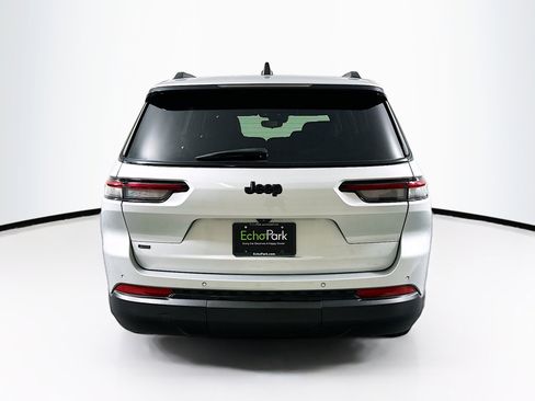 Used 2023 Jeep Grand Cherokee L Laredo RWD image 7