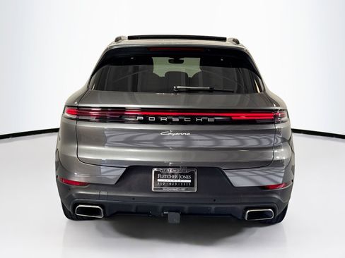 Used 2025 Porsche Cayenne image 10