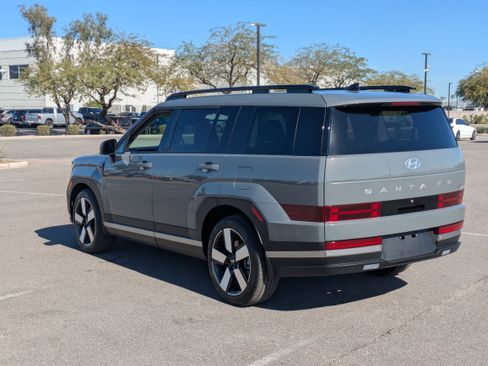 Used 2024 Hyundai Santa Fe Limited image 3