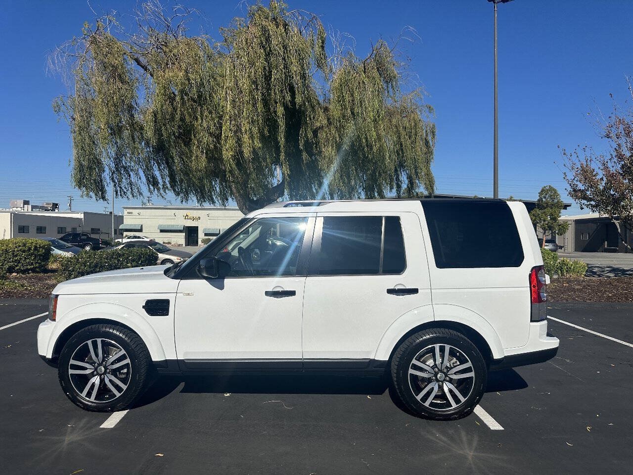 Used 2011 Land Rover LR4 HSE AWD/4WD image 9