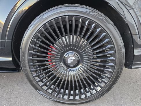 Used 2022 Bentley Bentayga image 59