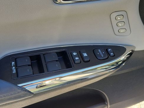 Used 2015 Toyota Avalon XLE Touring image 17