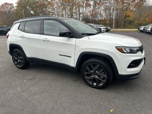 New 2026 Jeep Compass Limited AWD/4WD image 3