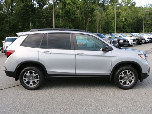 Used 2023 Honda Passport TrailSport image 9