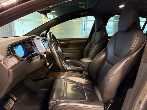 Used 2017 Tesla Model X 90D image 23