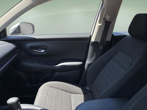 Used 2023 Honda HR-V LX image 12