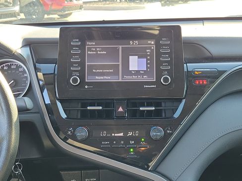 Used 2024 Toyota Camry LE image 18