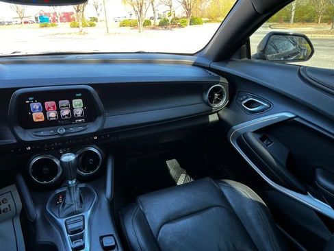 Used 2017 Chevrolet Camaro SS image 21