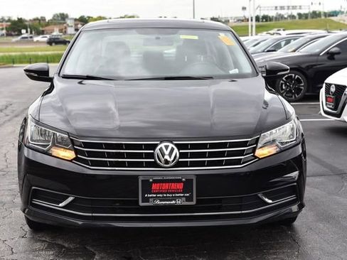 Used 2017 Volkswagen Passat 1.8T SE FWD image 4