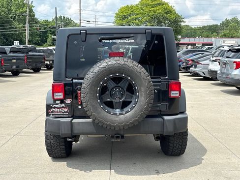 Used 2016 Jeep Wrangler Rubicon w/ Power Convenience Group AWD/4WD image 12