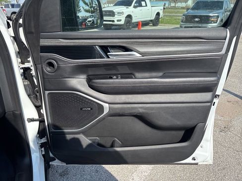 Used 2023 Jeep Wagoneer Series III w/ Preferred Equipment Group image 51