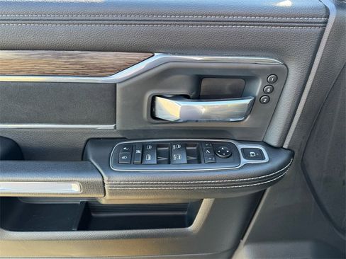 Used 2019 RAM 2500 Laramie image 12
