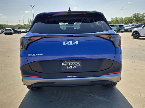 New 2026 Kia Sportage EX FWD image 7