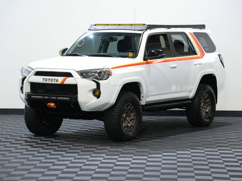 Used 2023 Toyota 4Runner 40th Anniversary SE image 3