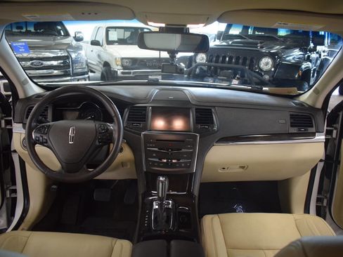 Used 2013 Lincoln MKS AWD image 40