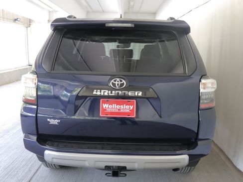 Used 2023 Toyota 4Runner TRD Off-Road Premium w/ Moonroof Package AWD/4WD image 27
