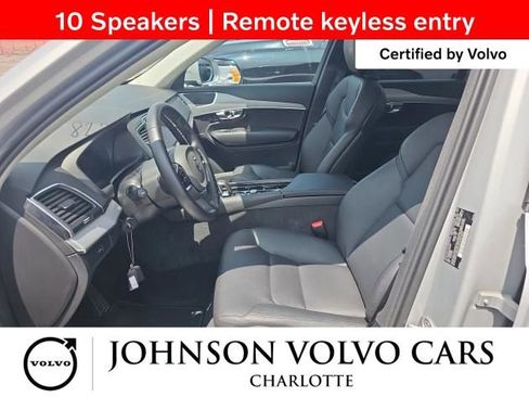 Used 2025 Volvo XC90 B5 Core AWD/4WD image 4