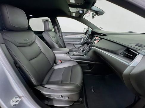 Used 2025 Cadillac XT5 Luxury FWD image 39