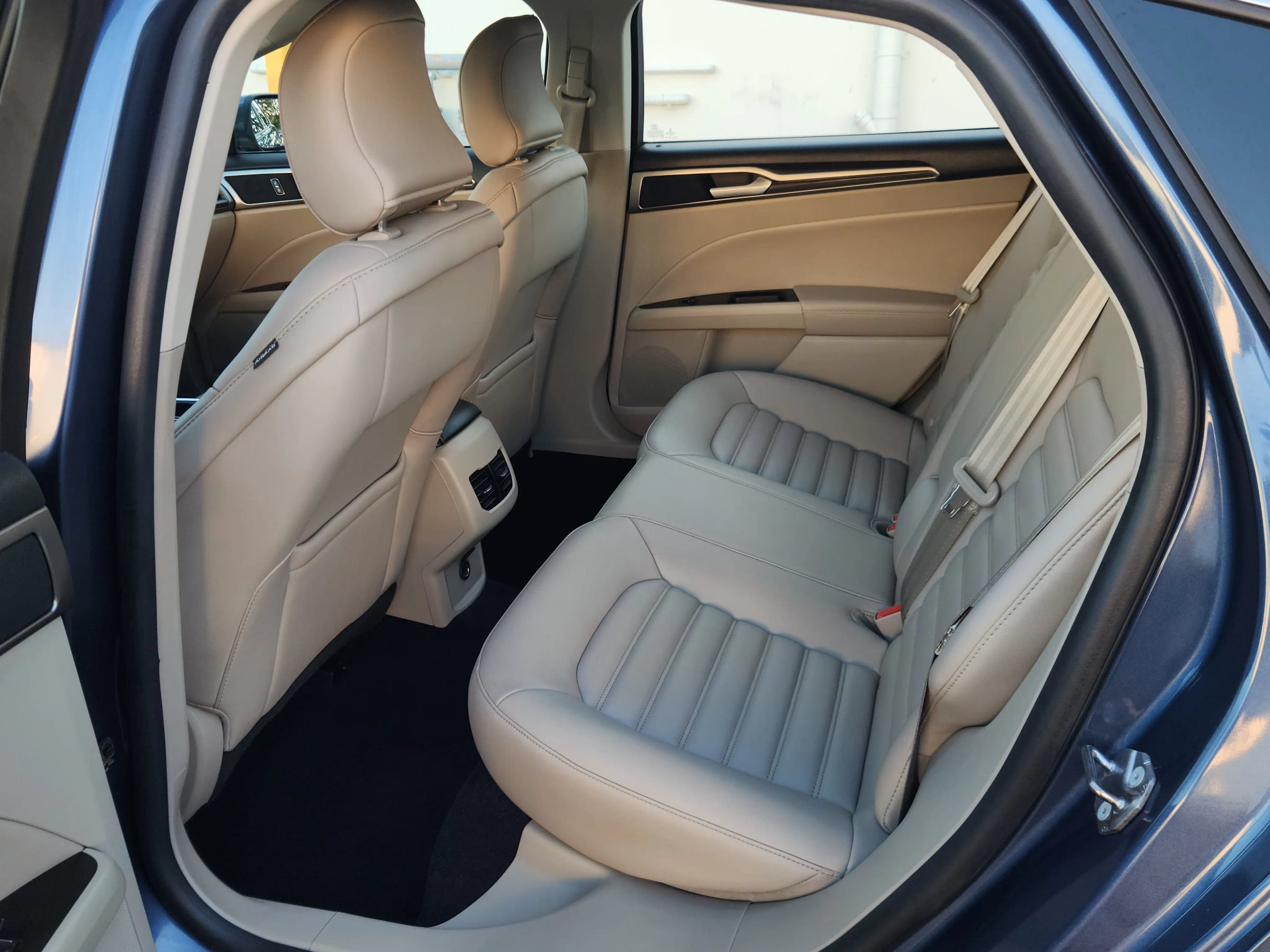 Used 2019 Ford Fusion SEL FWD image 15