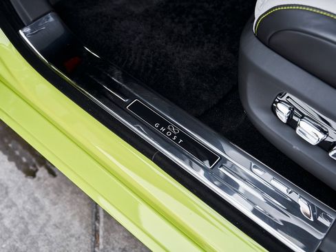 Used 2025 Rolls-Royce Ghost Black Badge image 40