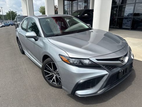 Used 2021 Toyota Camry SE FWD image 7