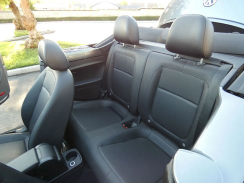 Used 2018 Volkswagen Beetle 2.0T S image 35