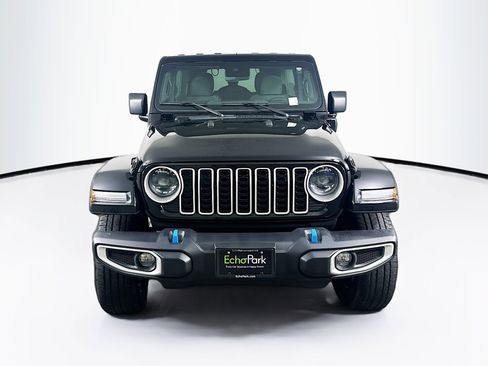 Used 2024 Jeep Wrangler Unlimited Sahara AWD/4WD image 2