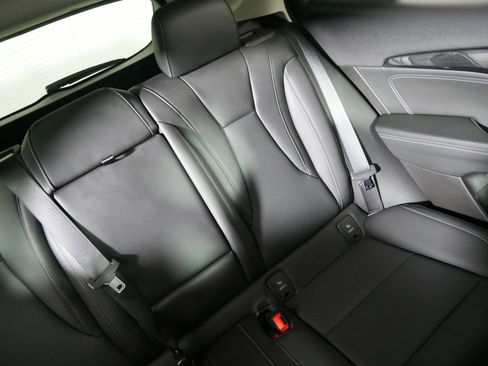 Used 2023 Buick Envision Essence image 14