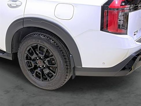 Used 2025 Nissan Armada PRO-4X AWD/4WD image 9