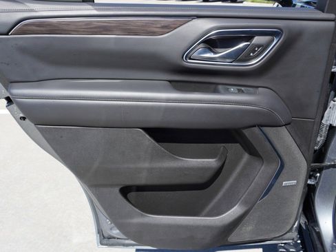 Used 2022 Chevrolet Tahoe Z71 w/ Z71 Off-Road Package image 38