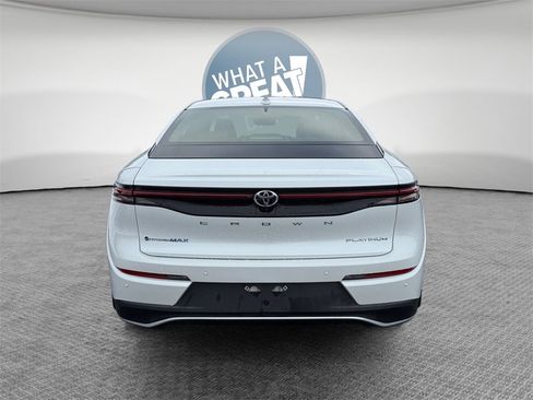 Used 2024 Toyota Crown Platinum image 5