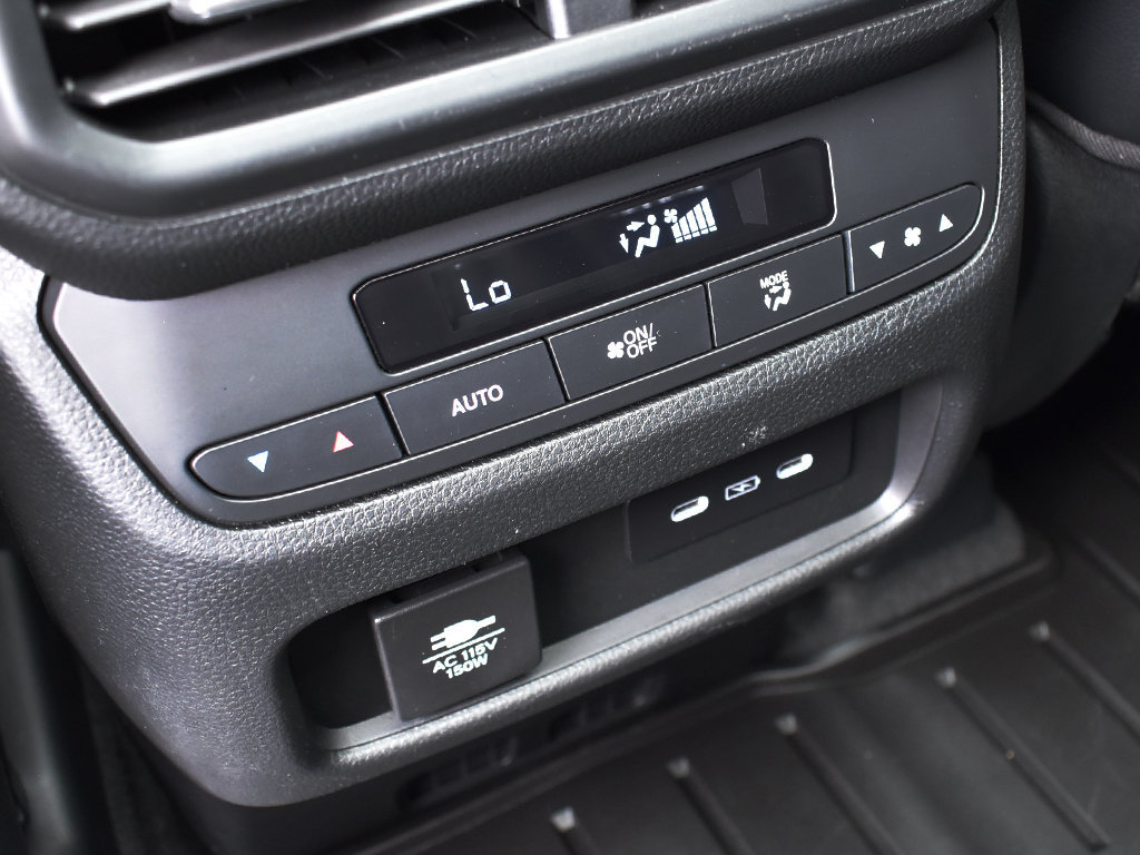 Used 2025 Honda Pilot TrailSport image 26
