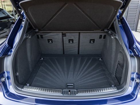 New 2026 Porsche Macan image 38