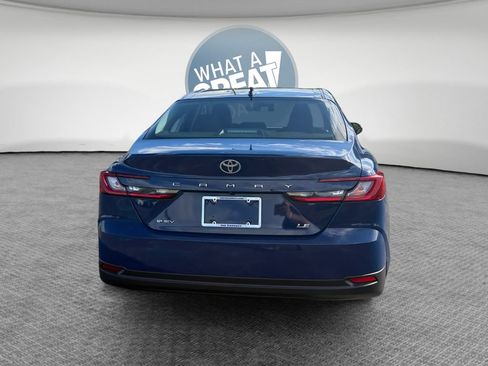 Used 2025 Toyota Camry LE FWD image 5