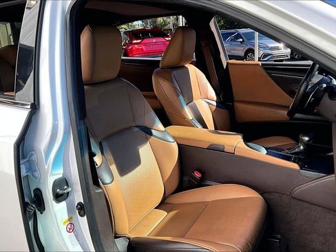 Used 2019 Lexus ES 350 w/ Accessory Package 2 image 27