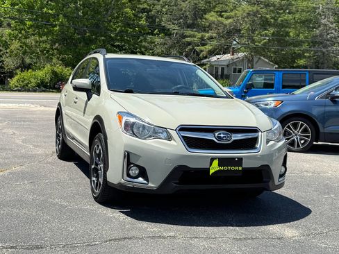 Used 2016 Subaru Crosstrek 2.0i Limited AWD/4WD image 3