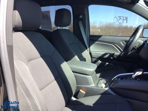 Used 2025 Chevrolet Colorado LT w/ Advanced Trailering Package image 20