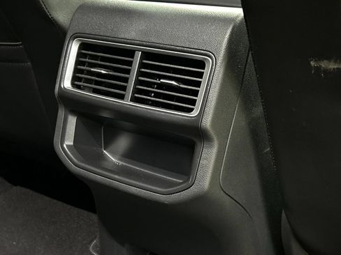 Used 2024 Volkswagen Atlas Cross Sport SE FWD image 52
