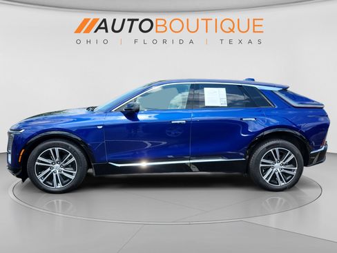 Used 2024 Cadillac Lyriq Luxury AWD/4WD image 2